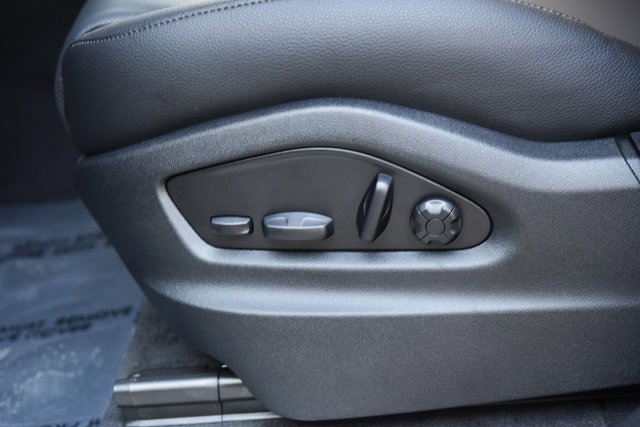 Certified 2025 Porsche Cayenne image 30