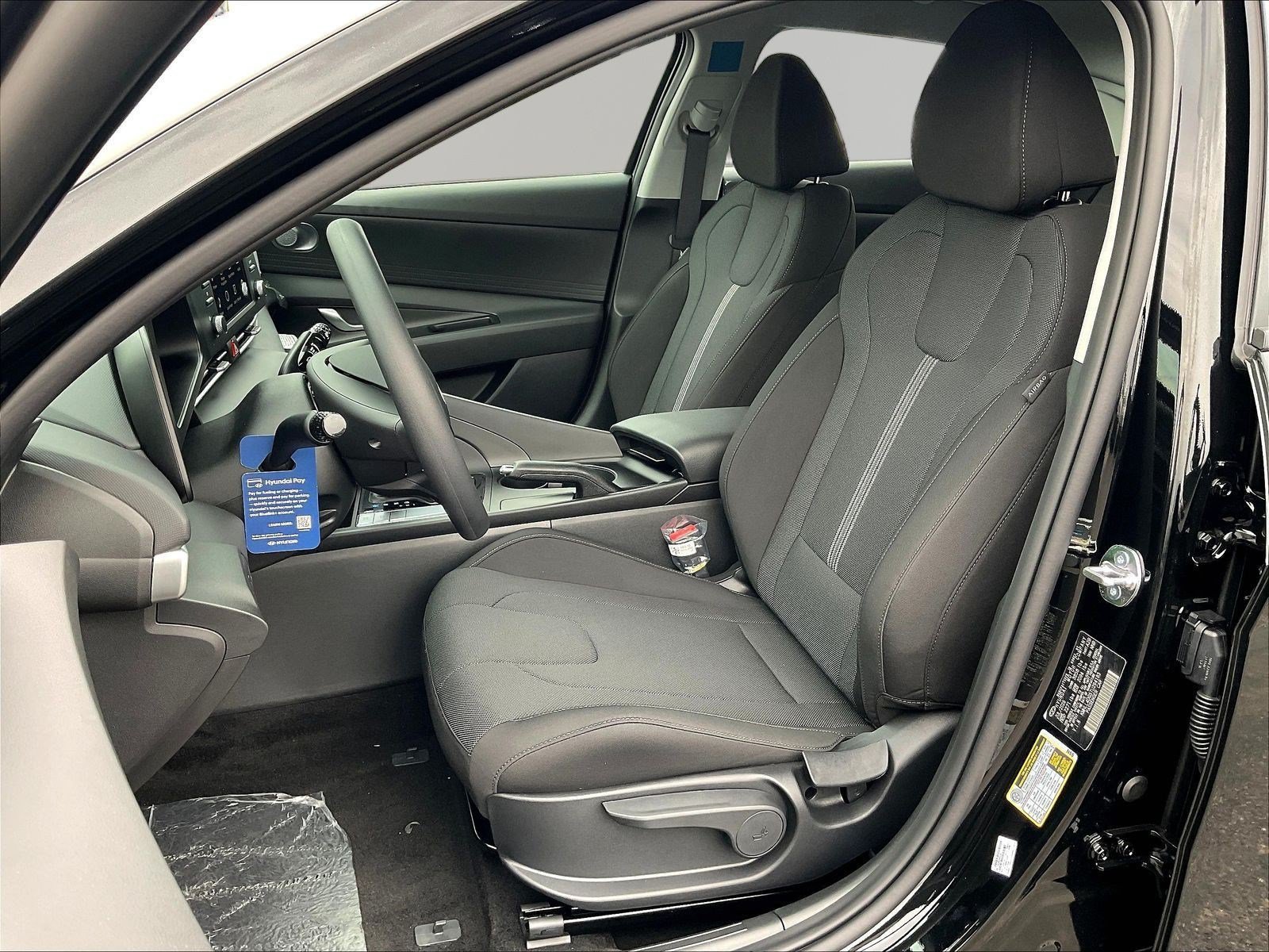 New 2026 Hyundai Elantra SE FWD image 17