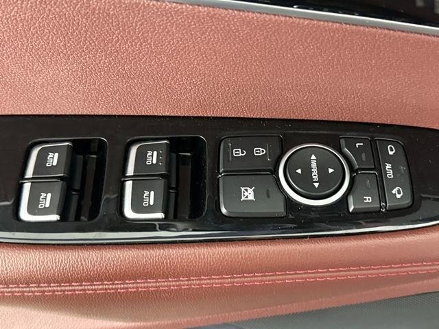 Used 2018 Kia Sorento SX image 18