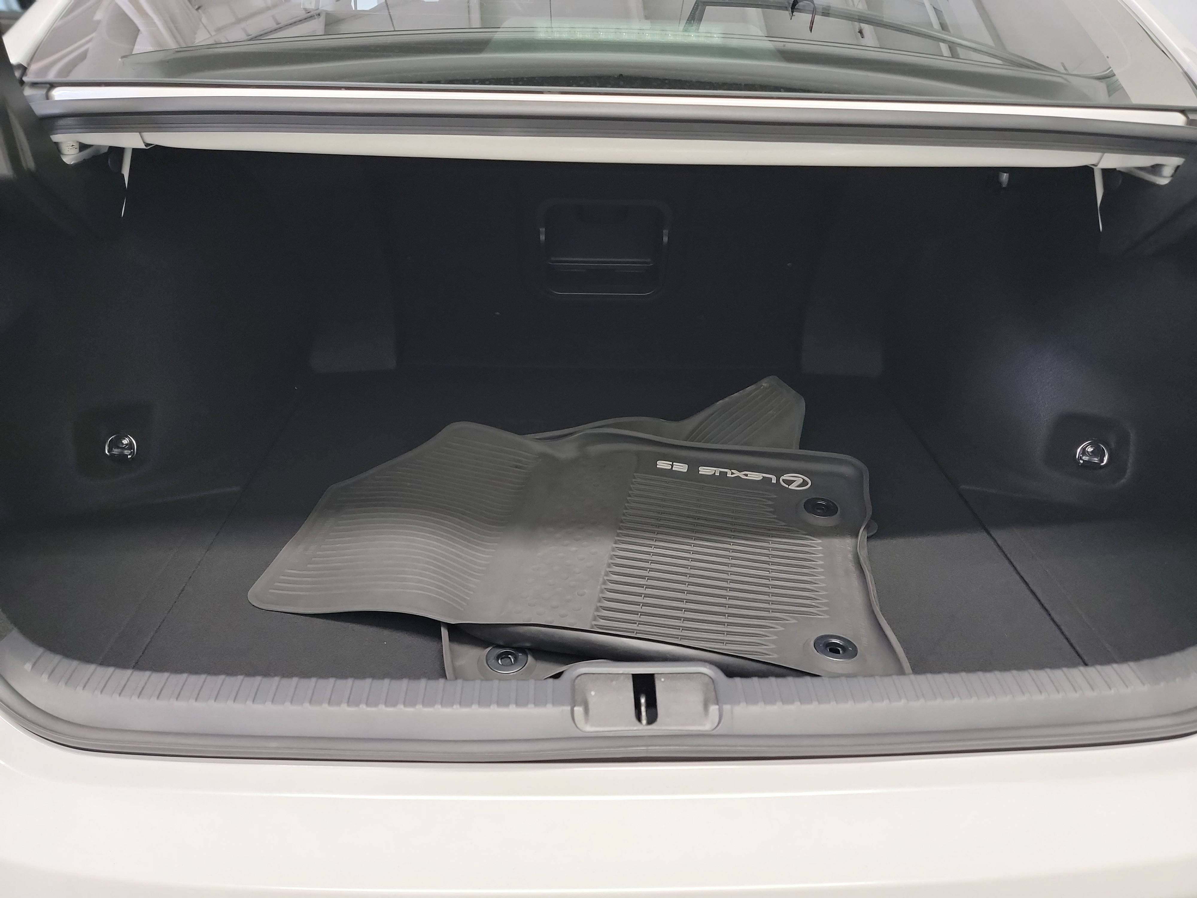 Used 2022 Lexus ES 300h w/ Premium Package FWD image 26