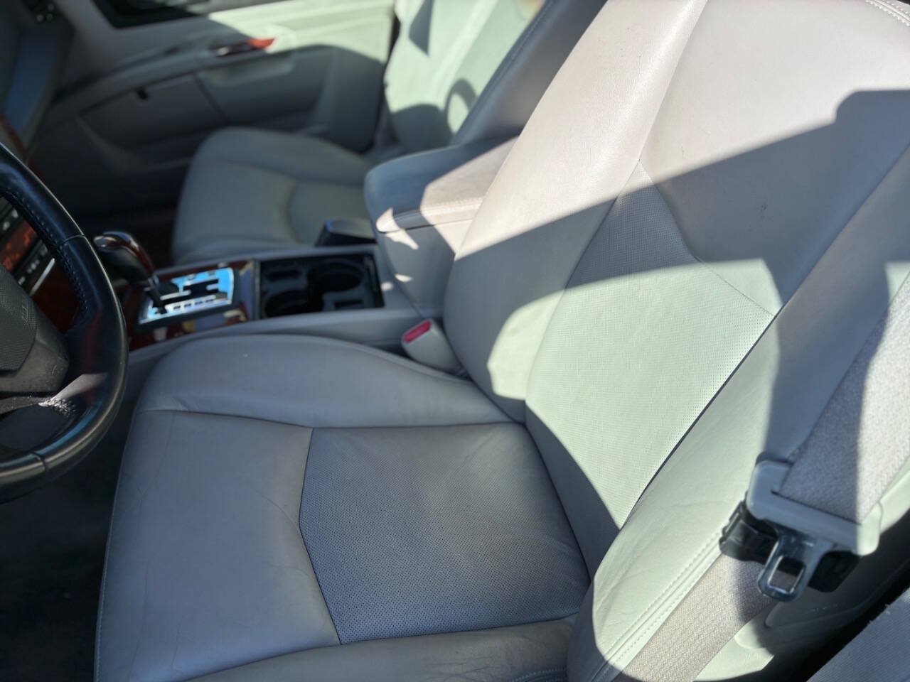Used 2004 Cadillac SRX AWD/4WD image 23