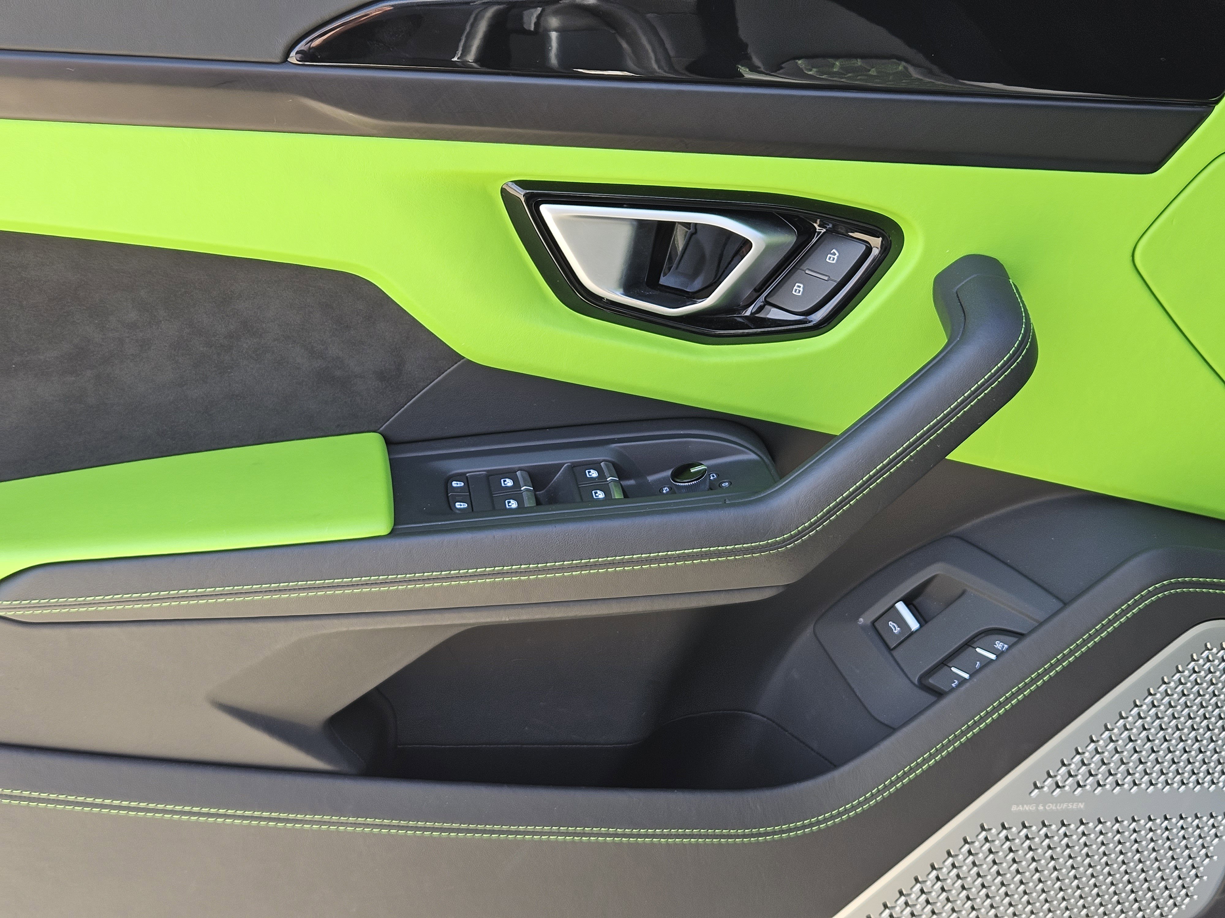 Used 2021 Lamborghini Urus image 25