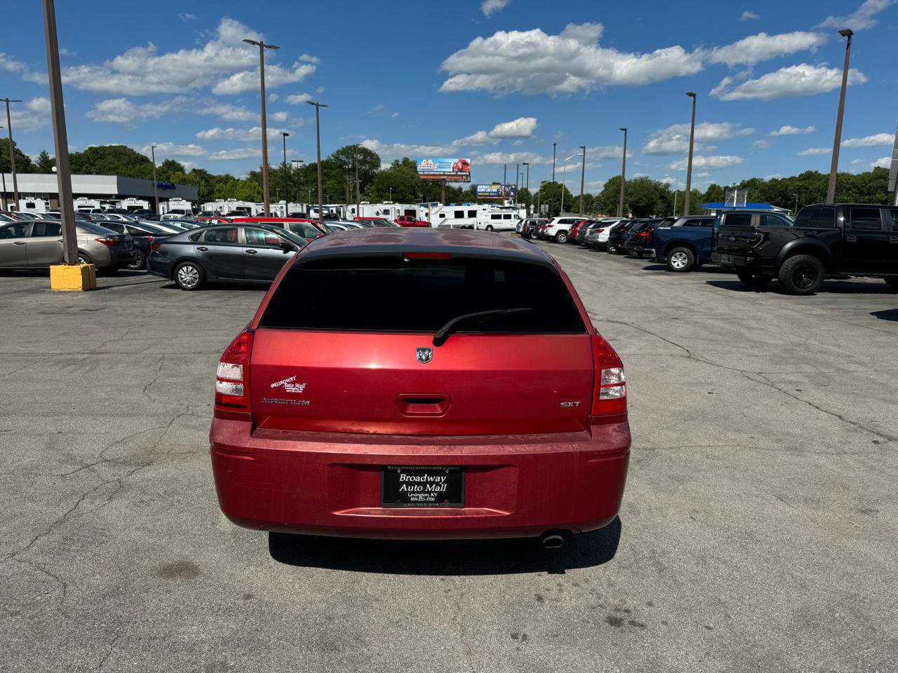 Used 2005 Dodge Magnum SE RWD image 4