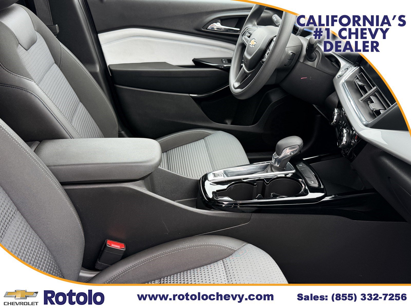 Used 2025 Chevrolet Trax LT FWD image 8