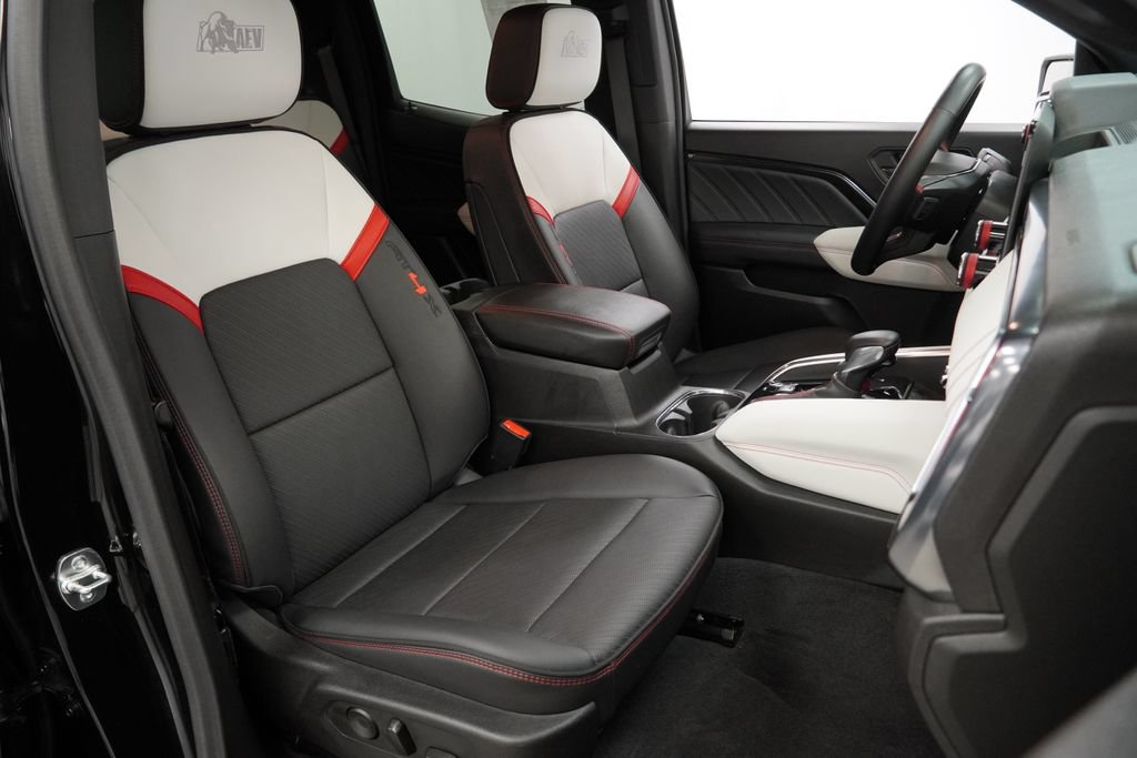 Used 2024 GMC Canyon AT4X w/ AT4X AEV Edition AWD/4WD image 32