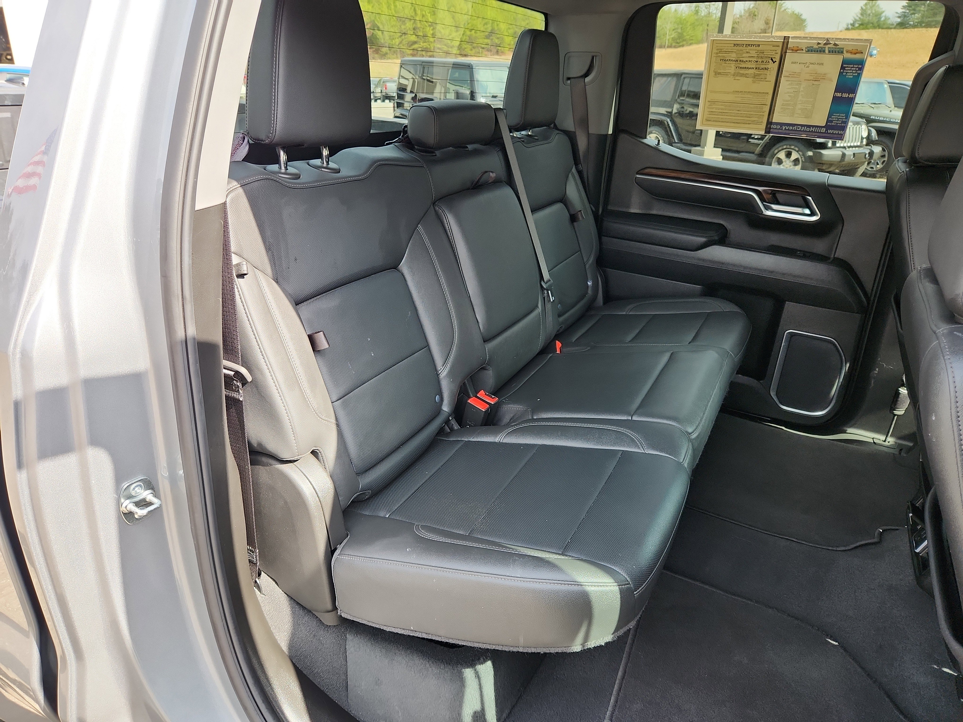 Used 2025 GMC Sierra 1500 SLT image 37