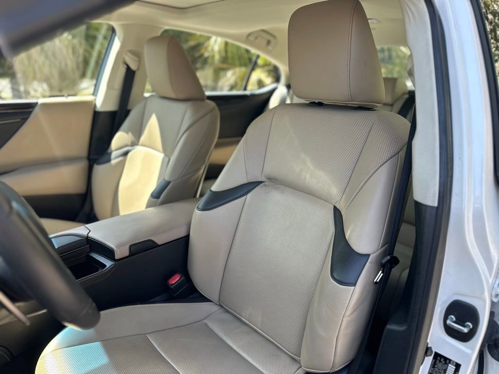 Used 2019 Lexus ES 350 w/ Premium Package FWD image 16