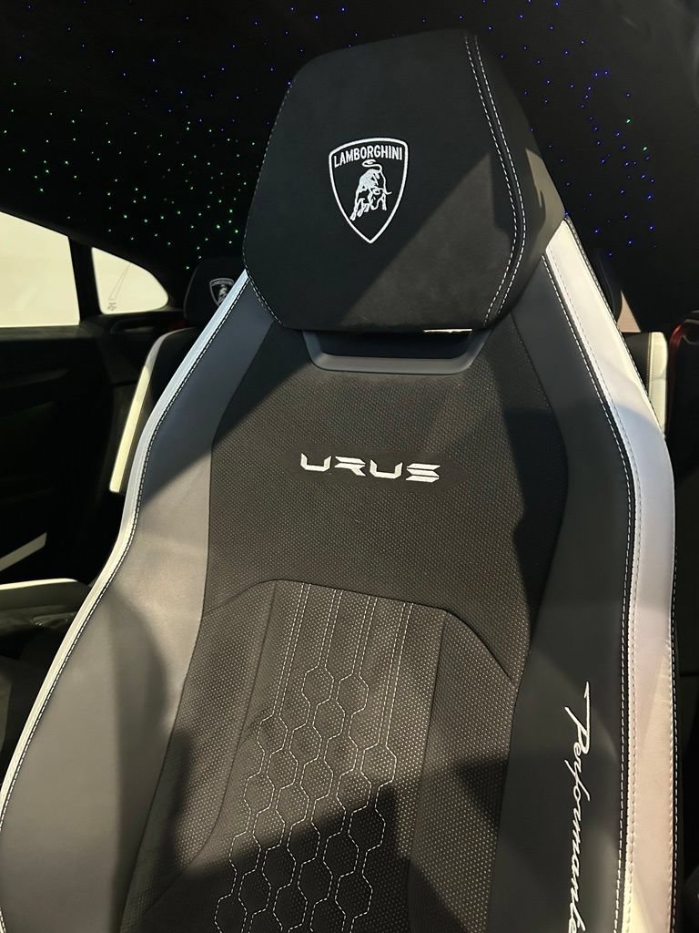 Used 2024 Lamborghini Urus Performante AWD/4WD image 31
