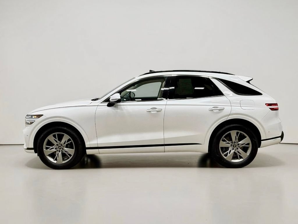 Used 2023 Genesis GV70 3.5T Sport w/ Sport Advanced Package AWD/4WD image 16