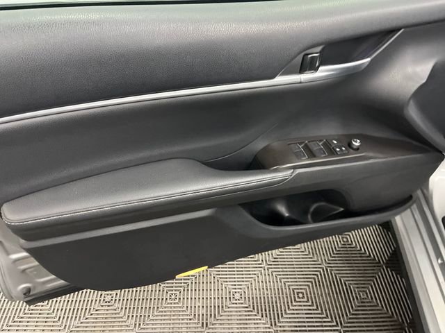 Used 2023 Toyota Camry XSE w/ Cold Weather Package image 10