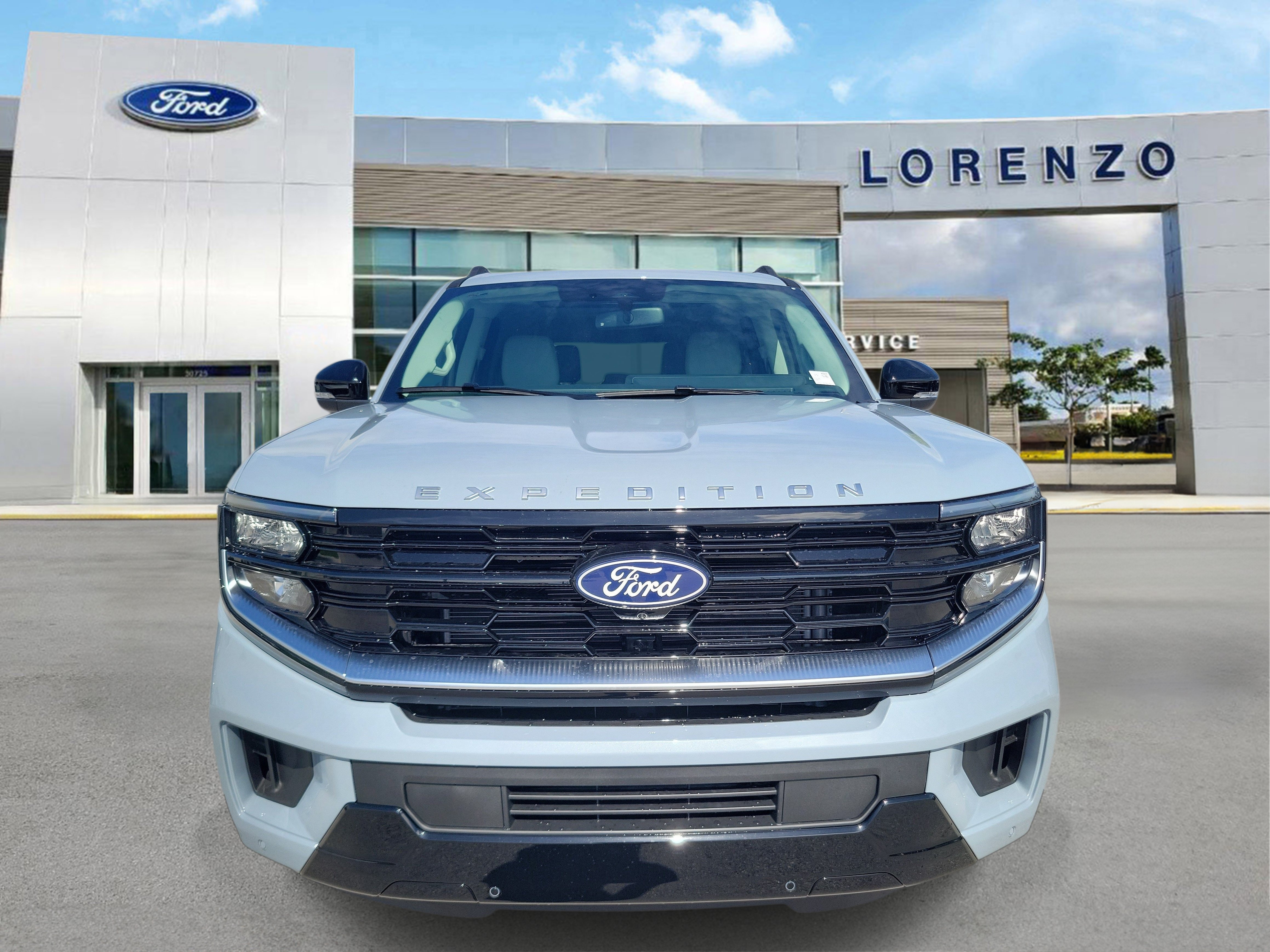 New 2027 Ford Expedition Platinum w/ Driver's Package RWD image 2