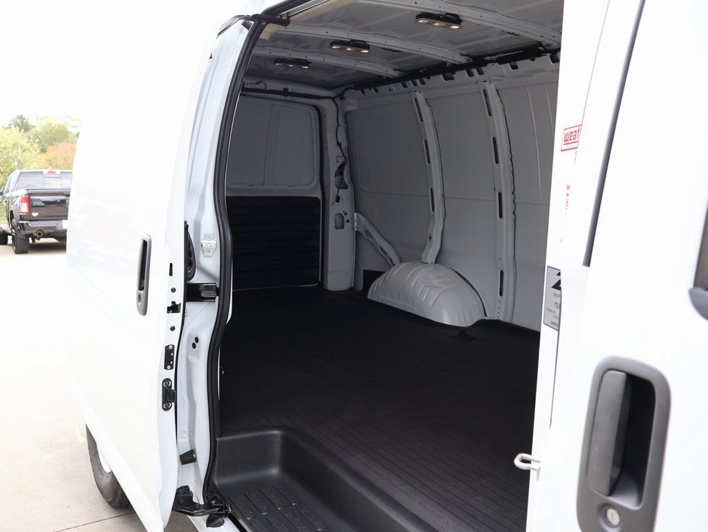 New 2025 GMC Savana 3500 Extended w/ Driver Convenience Package RWD image 25
