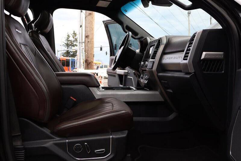 Used 2017 Ford F350 Platinum w/ Platinum Ultimate Package image 28