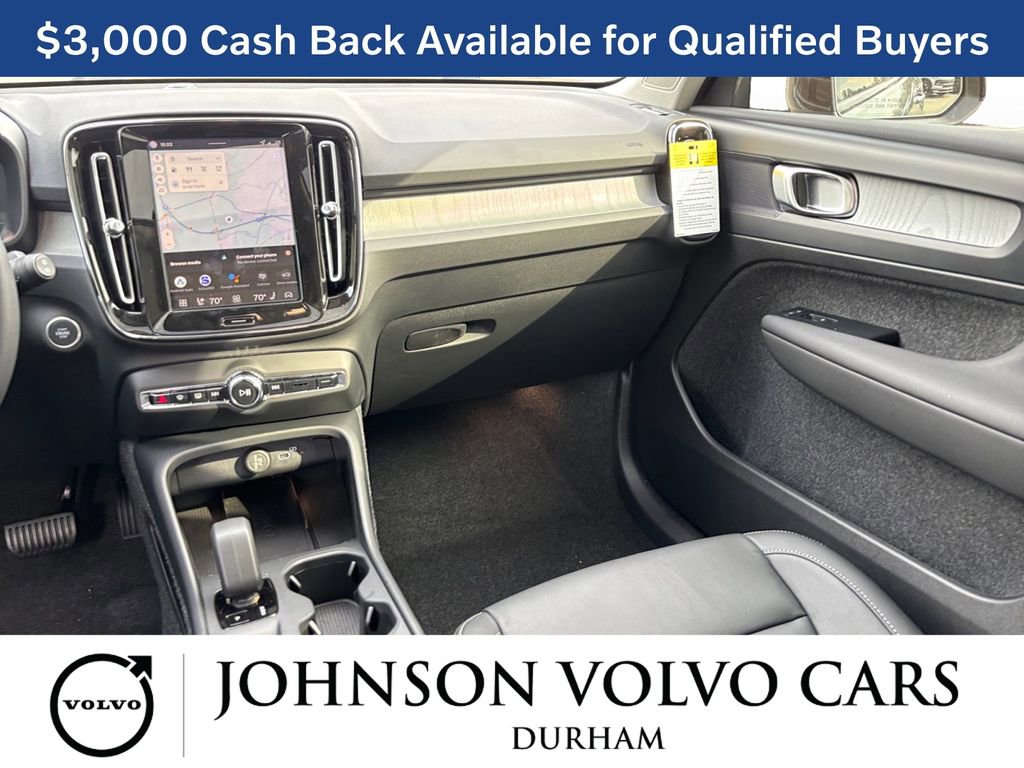 New 2026 Volvo XC40 B4 Core image 9