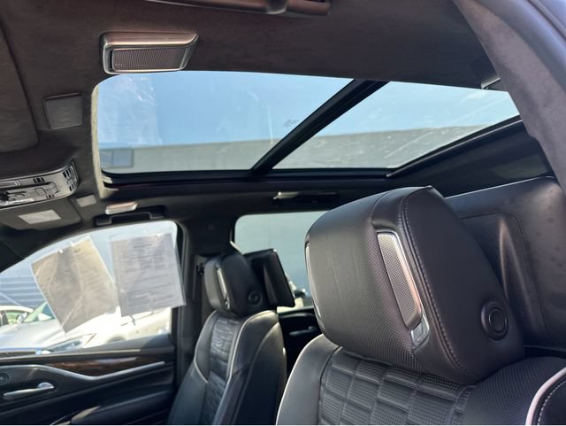 Certified 2023 Cadillac Escalade ESV Sport Platinum w/ LPO, ONYX Package AWD/4WD image 20