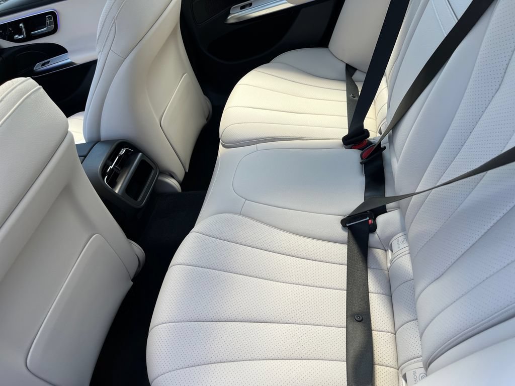 New 2026 Mercedes-Benz E 350 4MATIC Sedan image 8