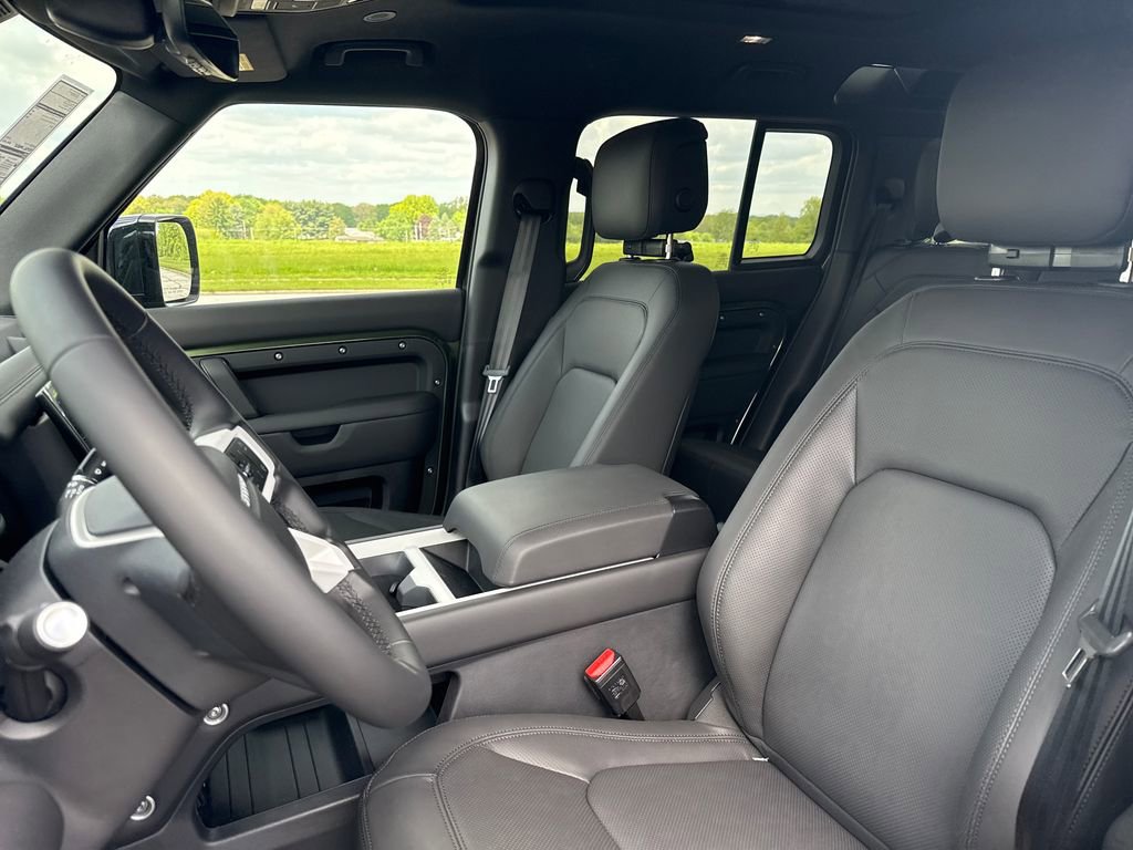 New 2026 Land Rover Defender 110 X-Dynamic SE AWD/4WD image 10
