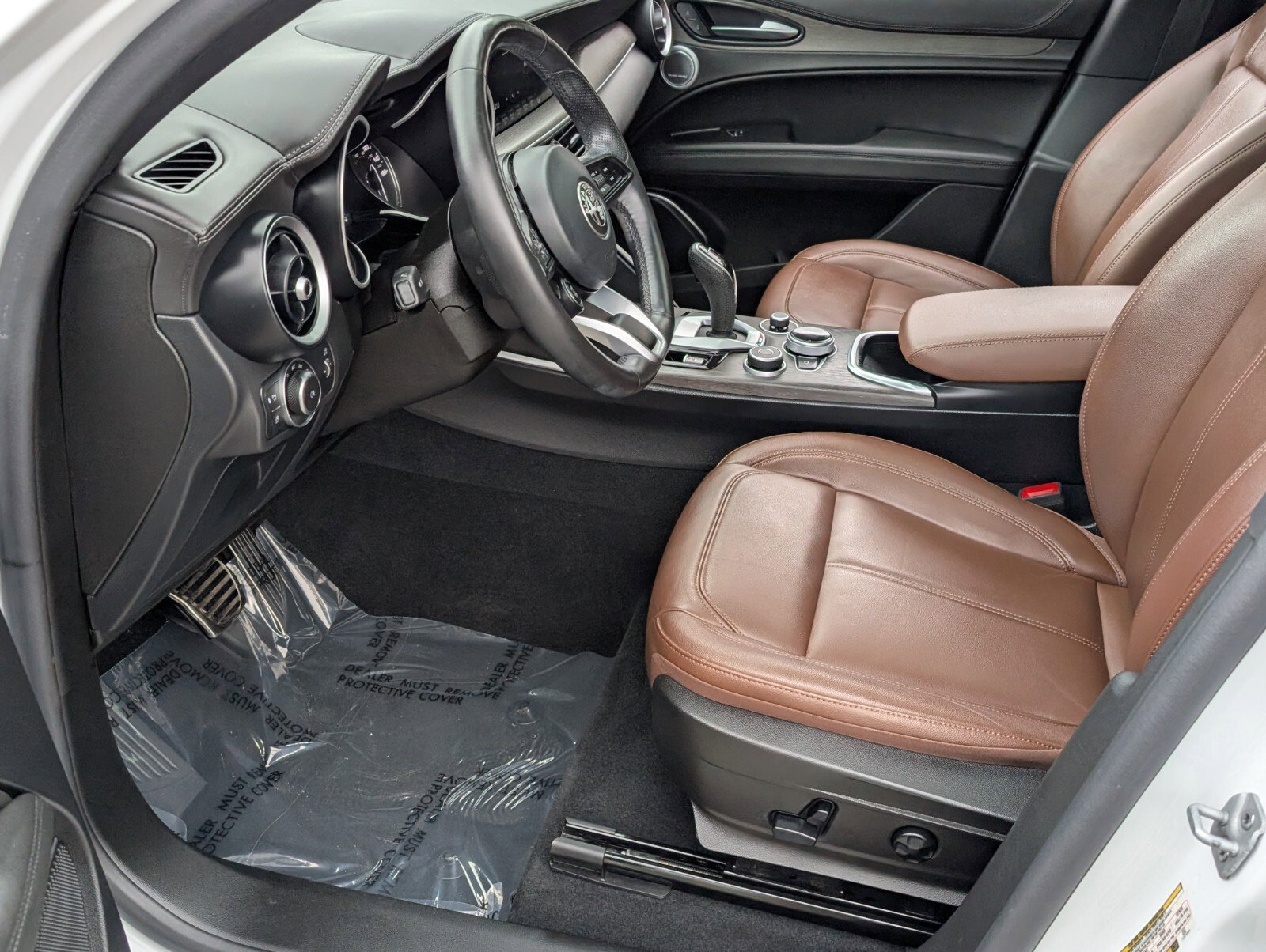 Used 2023 Alfa Romeo Stelvio Ti image 8