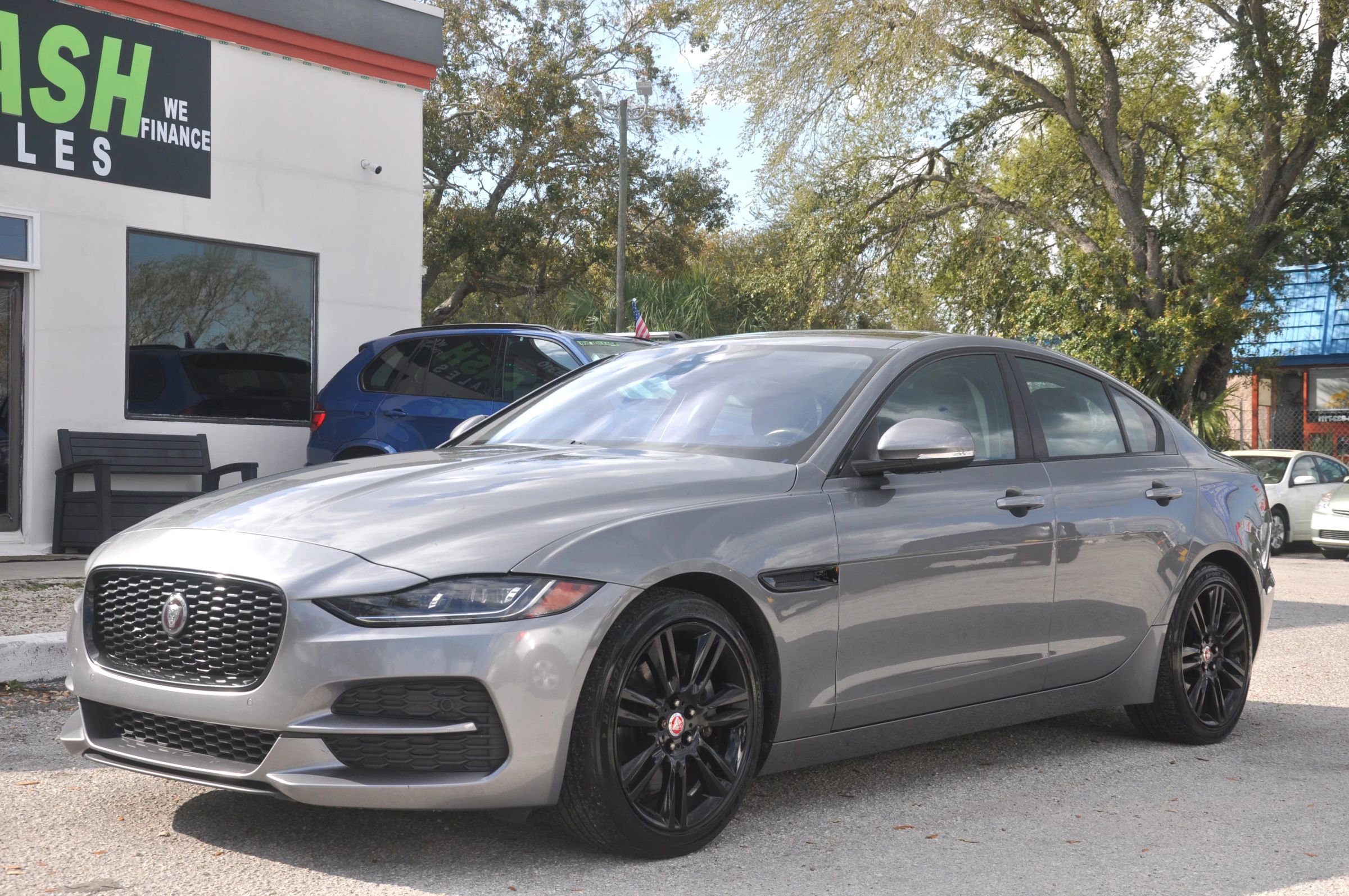Used 2020 Jaguar XE S RWD image 9