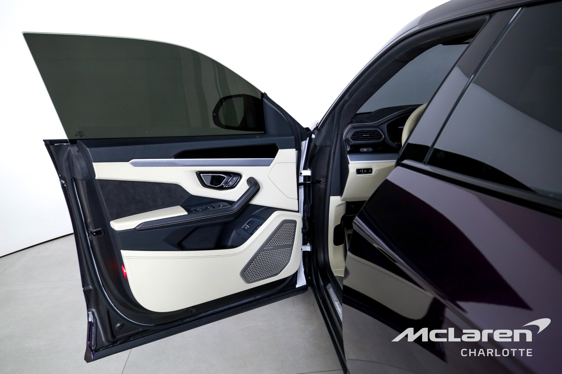 Used 2019 Lamborghini Urus image 10