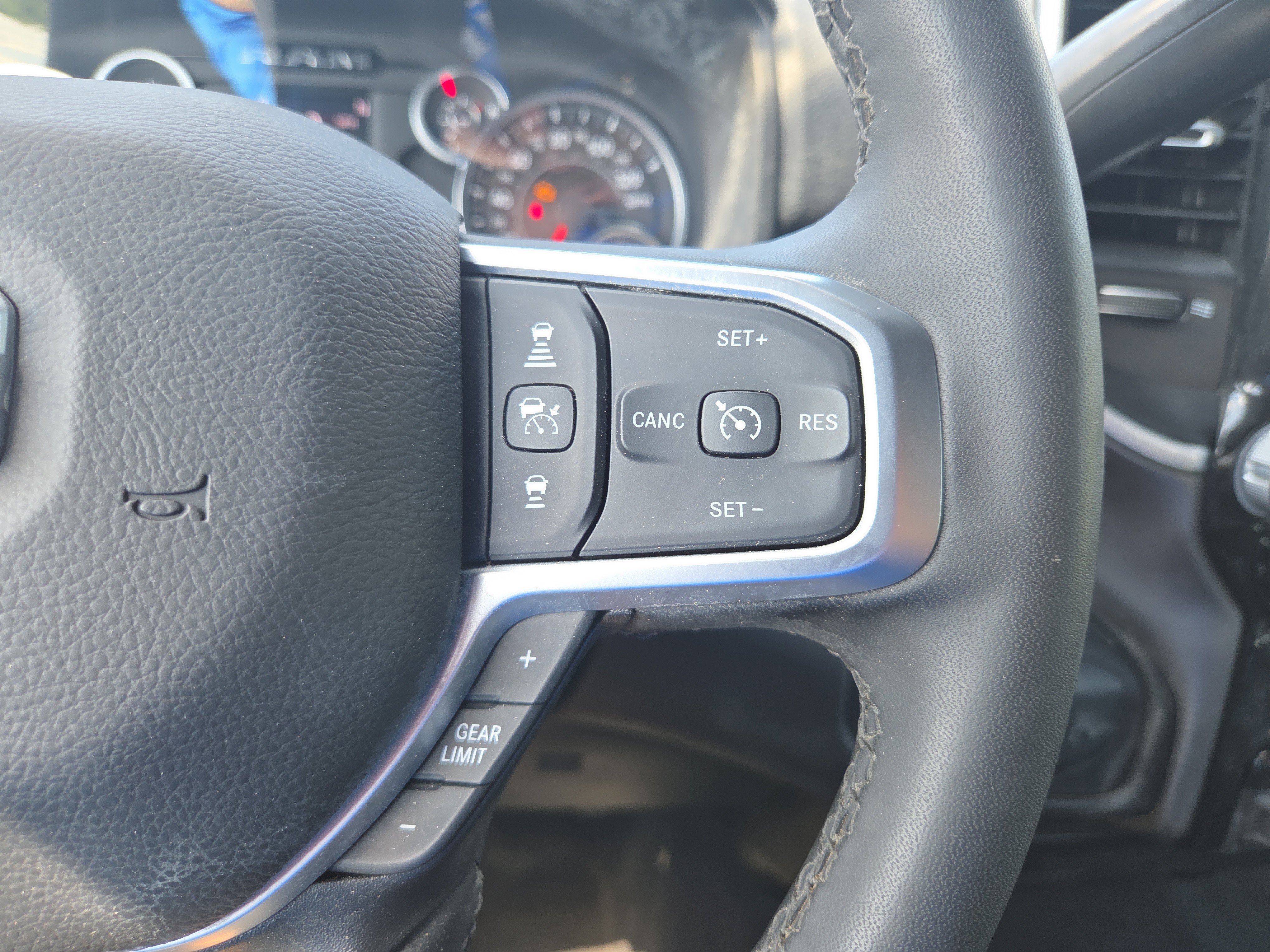 Used 2025 RAM 2500 Big Horn AWD/4WD image 13