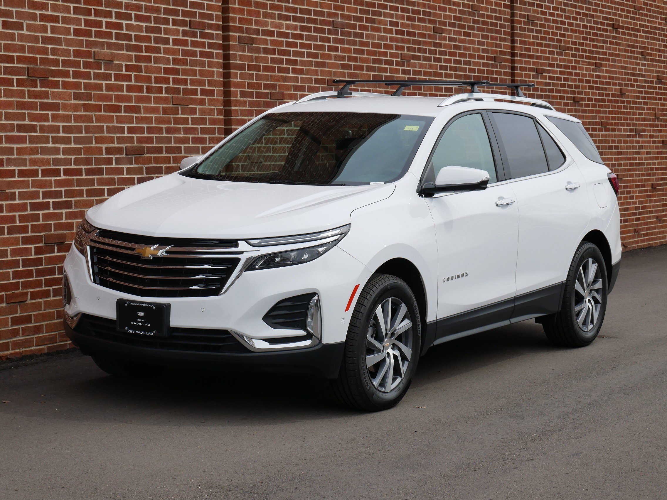 Used 2023 Chevrolet Equinox Premier image 1