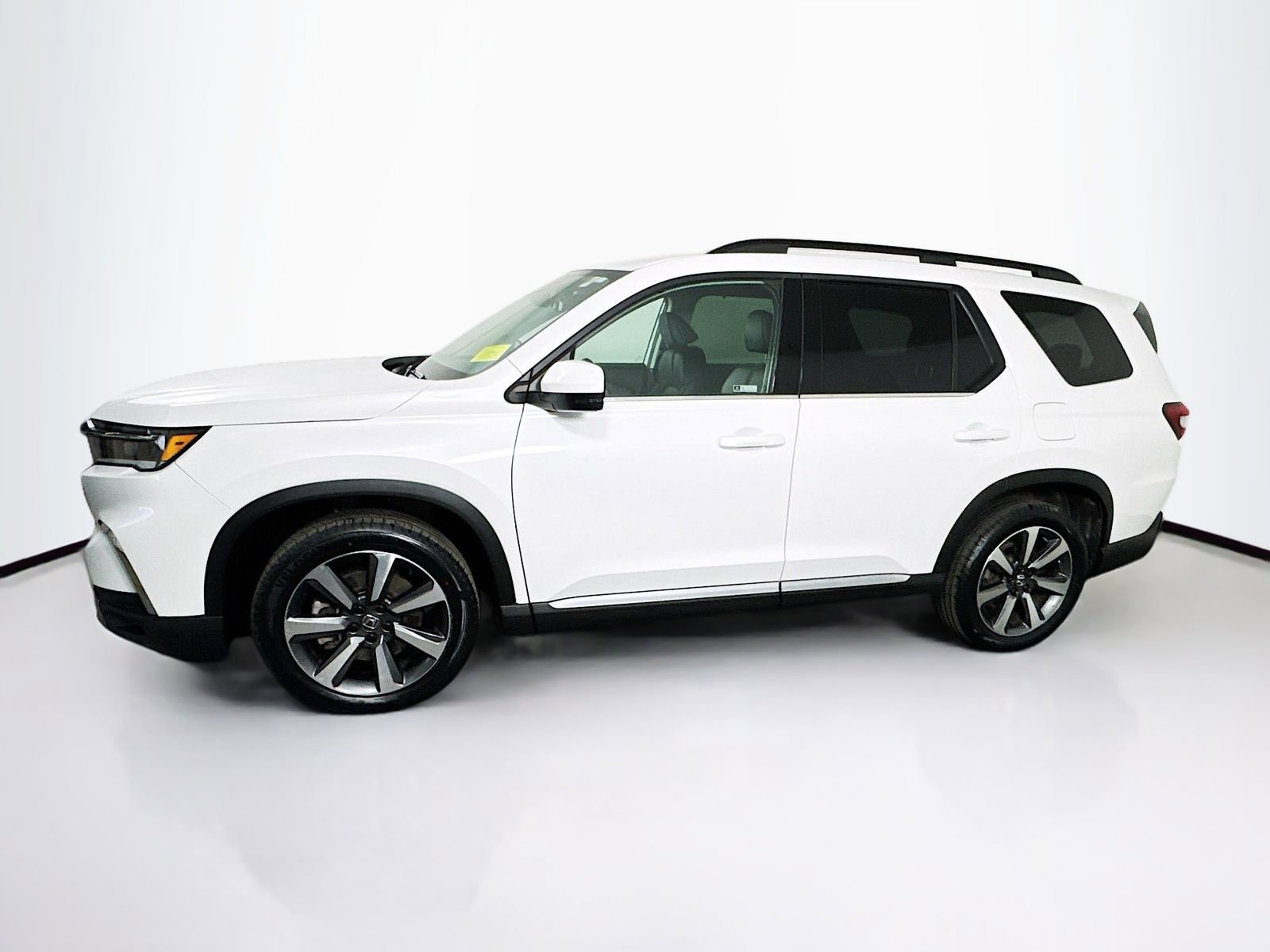 Used 2023 Honda Pilot Touring image 4