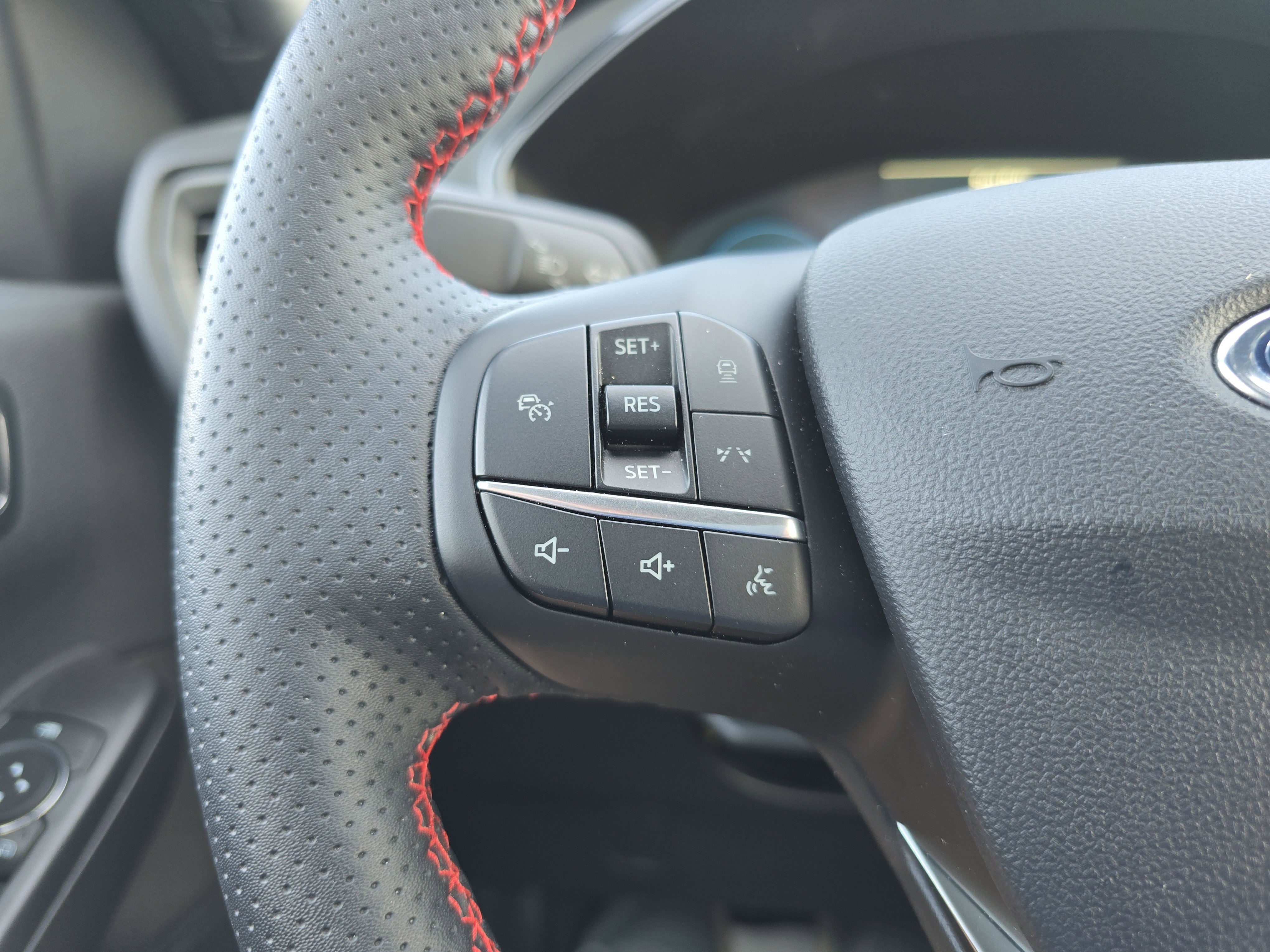 Used 2024 Ford Escape ST-Line Elite w/ Premium Technology Package image 20