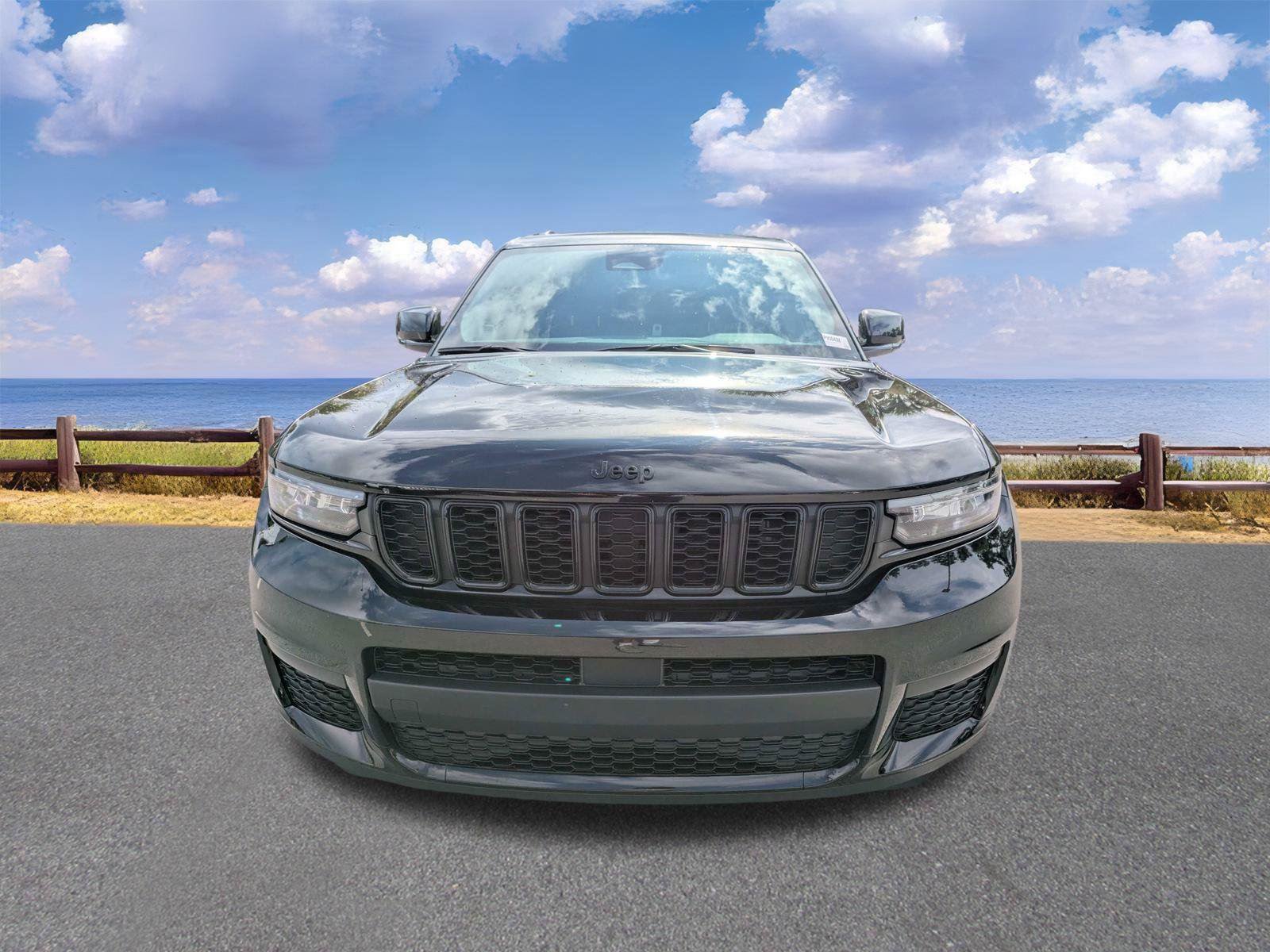 Certified 2024 Jeep Grand Cherokee L Altitude AWD/4WD image 11