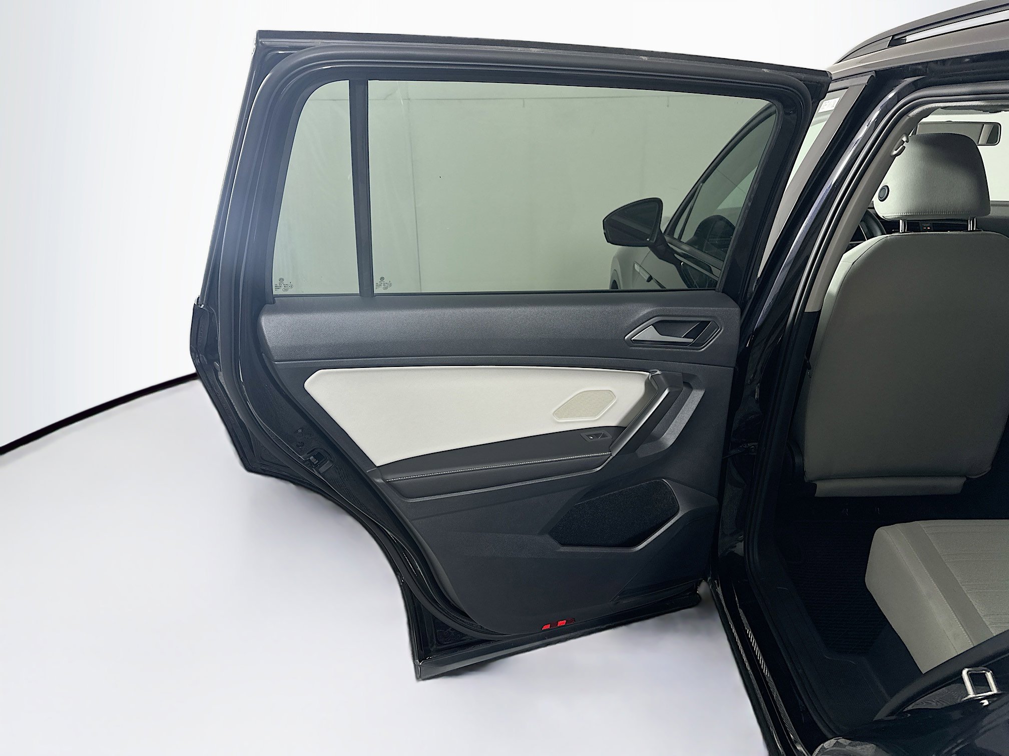 Used 2022 Volkswagen Tiguan S FWD image 26