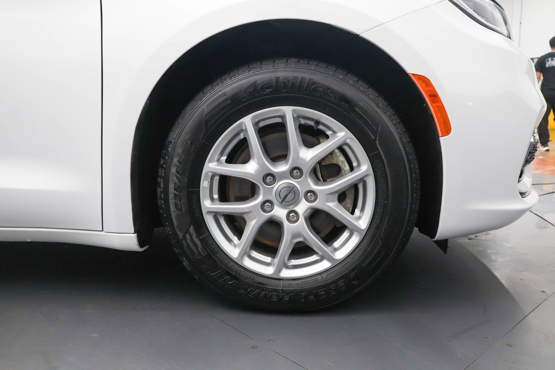 Used 2023 Chrysler Pacifica Touring-L FWD image 36
