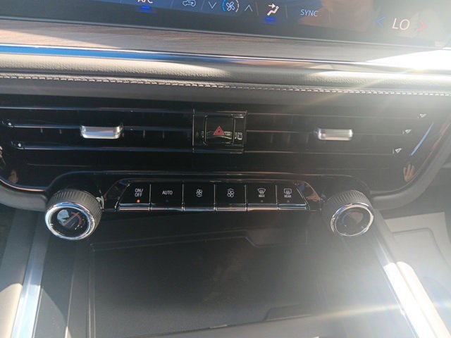 New 2025 Chevrolet Suburban LS image 31