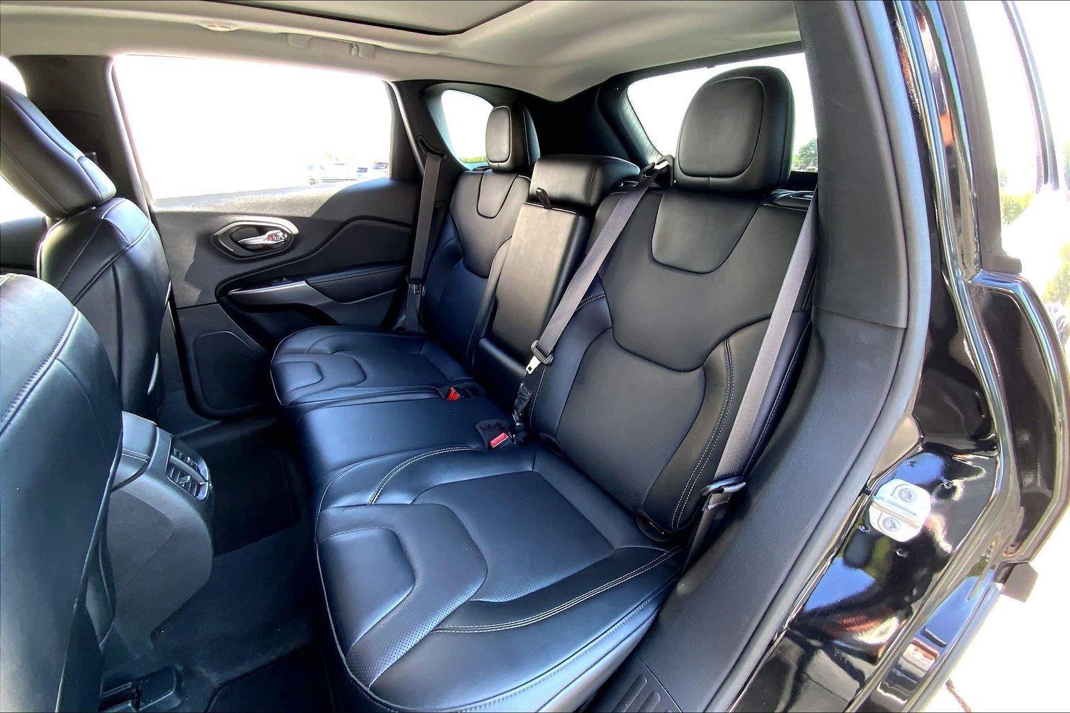 Used 2022 Jeep Cherokee Latitude Lux w/ Sun & Sound Group FWD image 25