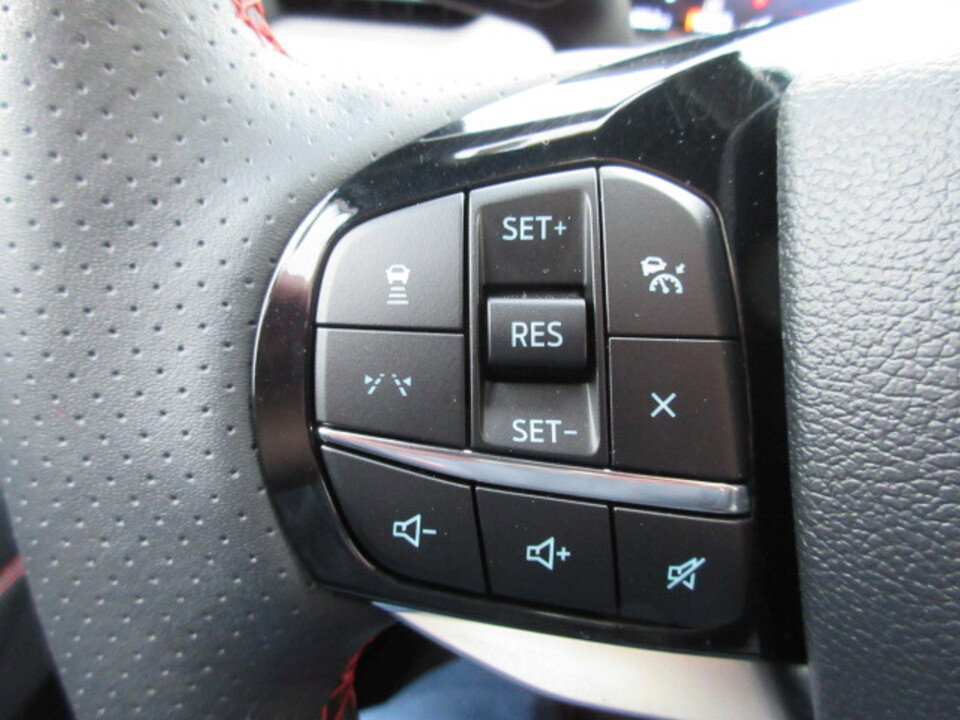 Used 2025 Ford Explorer ST-Line w/ Premium Package image 21