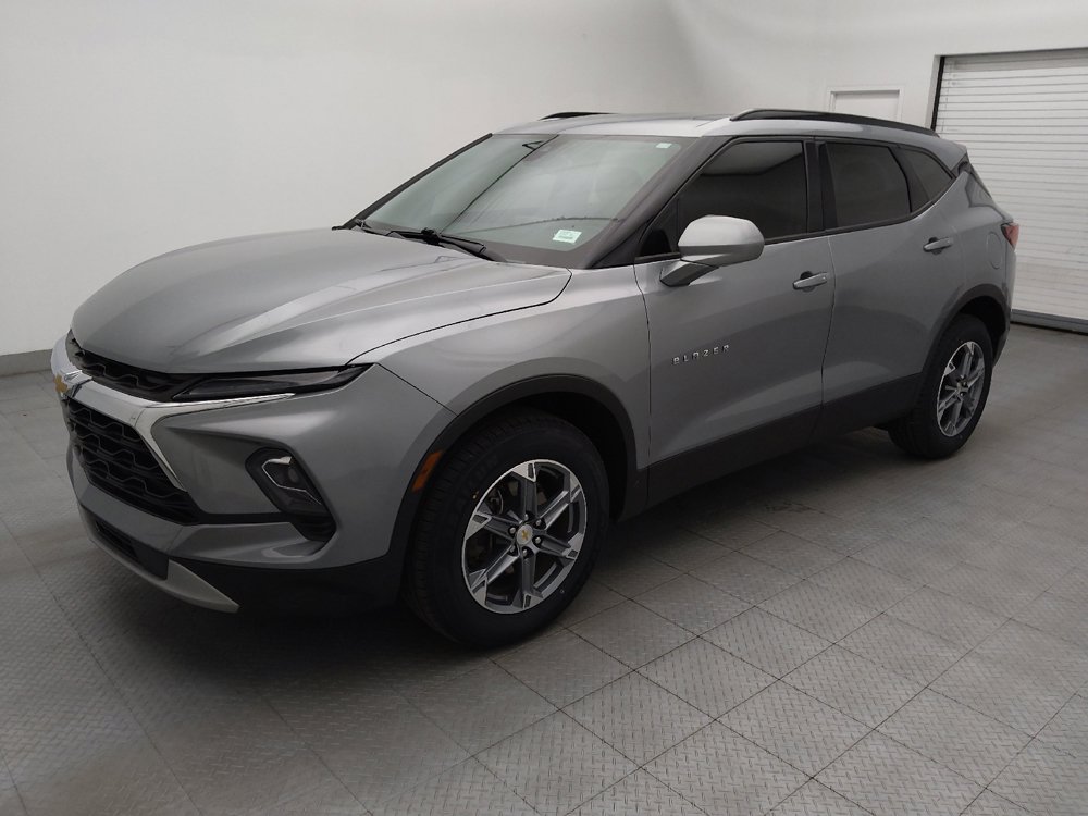 Used 2024 Chevrolet Blazer LT w/ Convenience Package FWD image 2