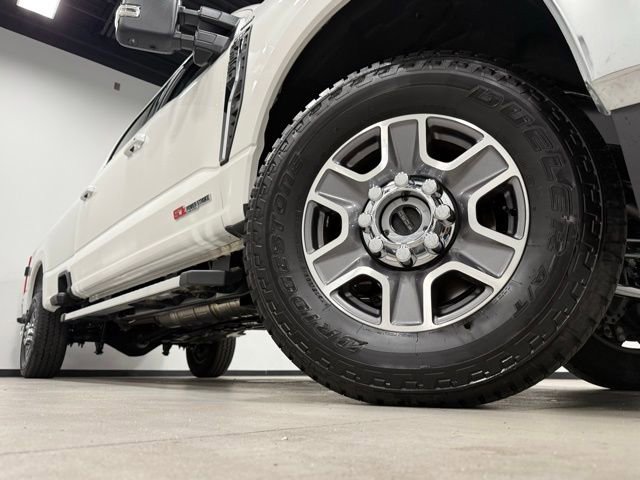 Used 2026 Ford F350 Lariat image 2
