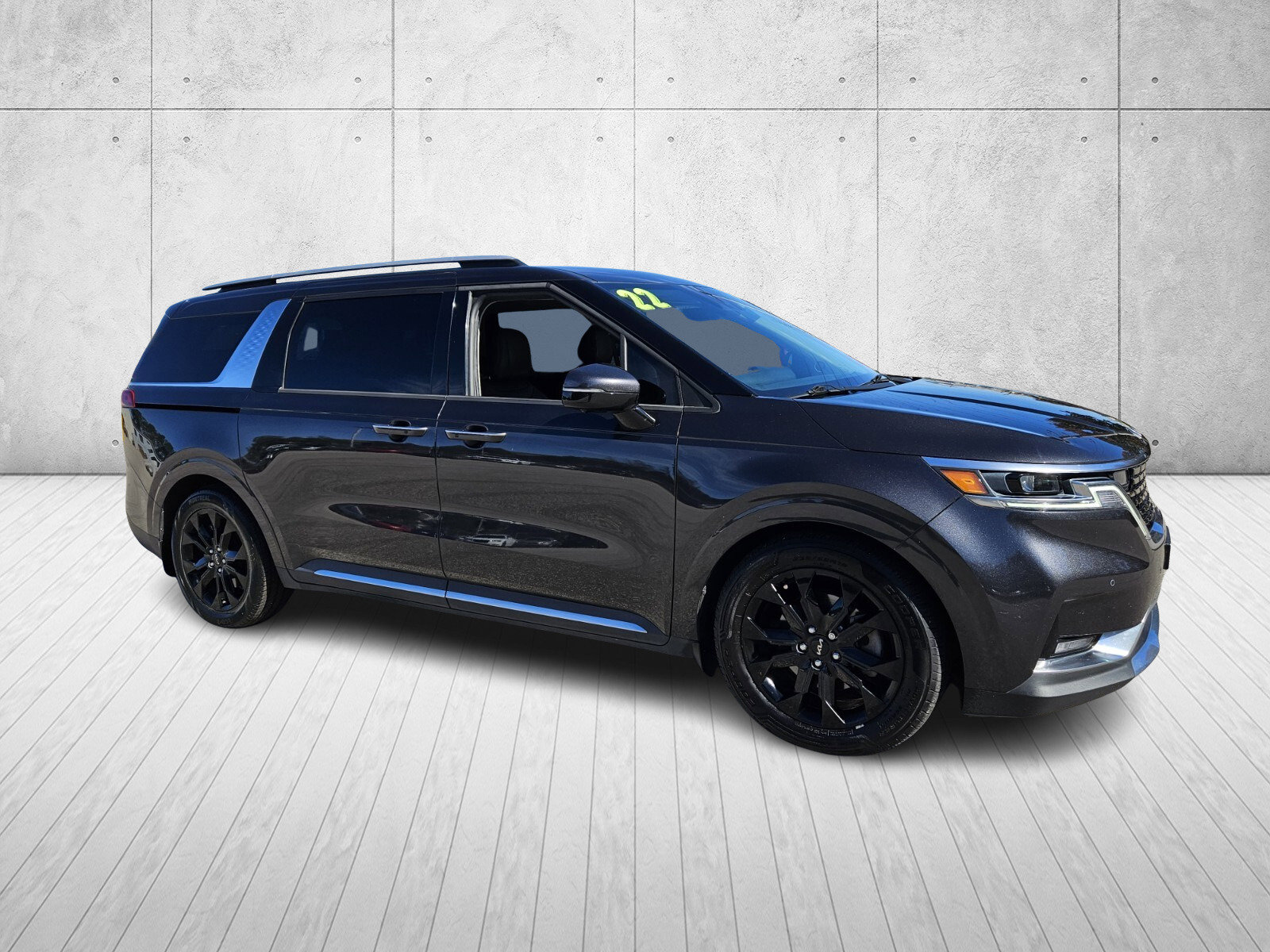 Used 2022 Kia Carnival SX image 1