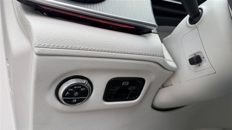 Used 2023 Mercedes-Benz EQE 350+ 4MATIC SUV w/ Exclusive Trim Package image 46