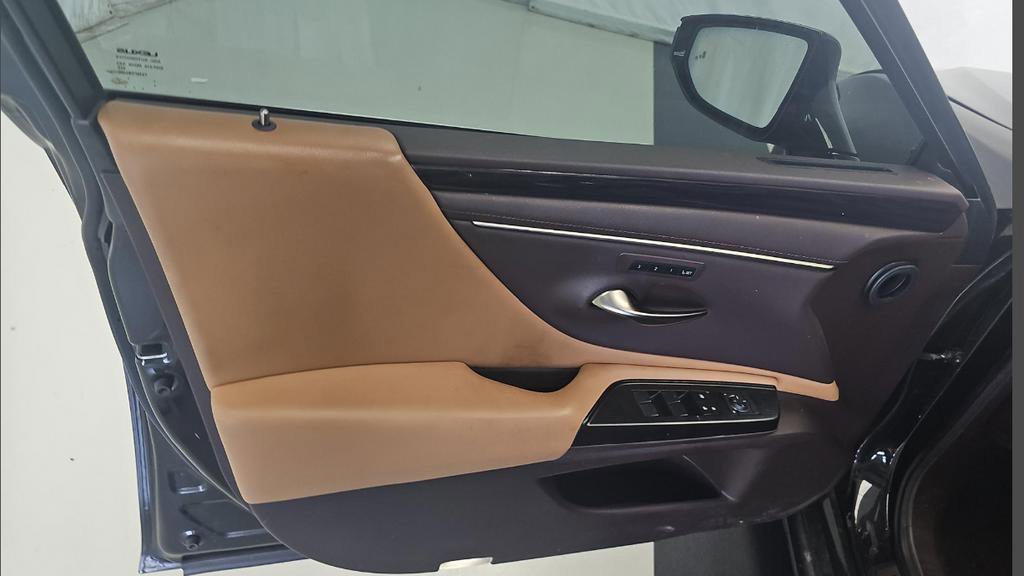 Used 2019 Lexus ES 350 w/ Premium Package FWD image 10