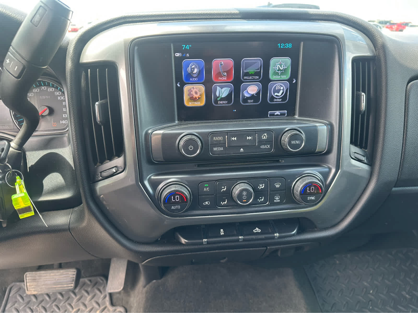 Used 2018 Chevrolet Silverado 1500 LT w/ LT Eassist Package AWD/4WD image 11