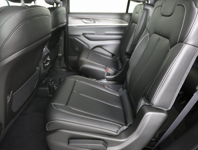 Used 2025 Jeep Grand Cherokee L Limited w/ Black Appearance Package image 12