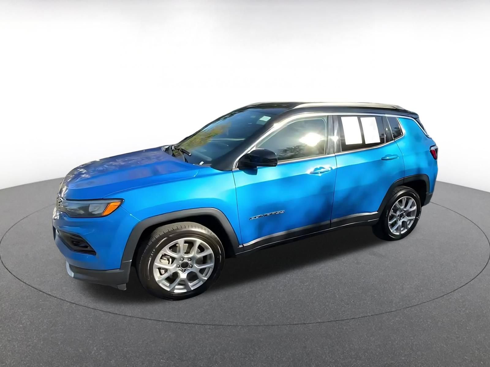Used 2025 Jeep Compass Limited AWD/4WD image 7