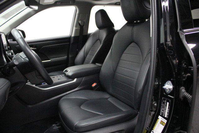 Used 2022 Toyota Highlander XLE image 8
