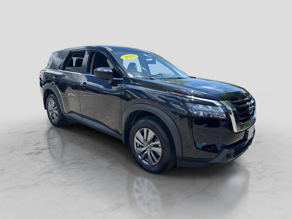Used 2025 Nissan Pathfinder S AWD/4WD image 9