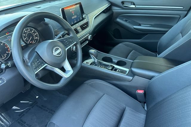Used 2025 Nissan Altima 2.5 SV AWD/4WD image 10