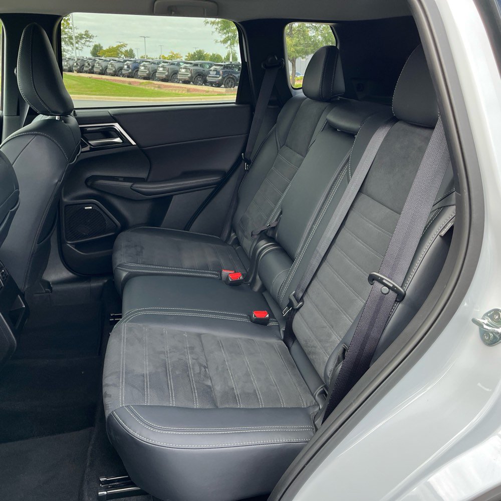 Used 2025 Mitsubishi Outlander SE AWD/4WD image 8