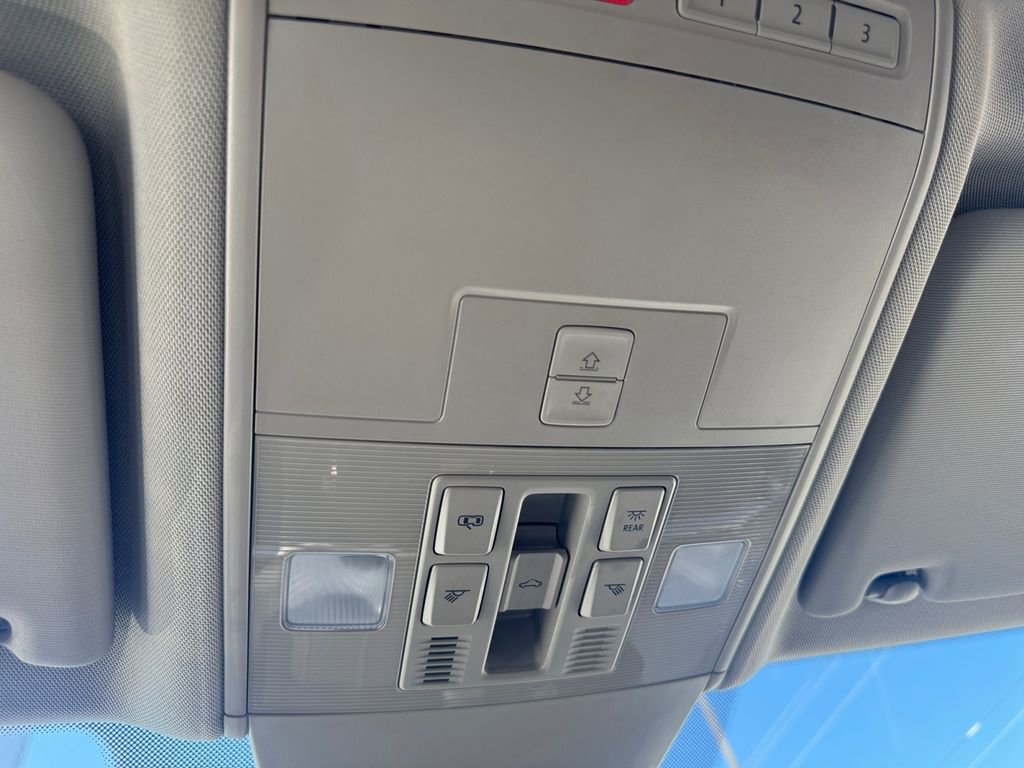 Used 2019 Volkswagen Atlas SE image 29