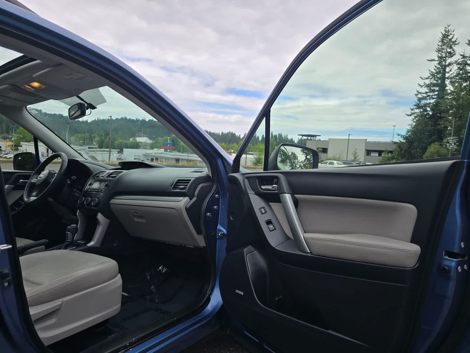 Used 2015 Subaru Forester 2.5i Touring AWD/4WD image 27