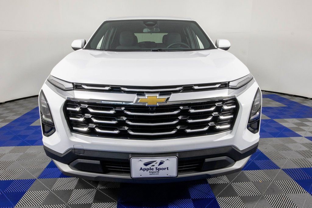 Used 2025 Chevrolet Equinox LT image 2