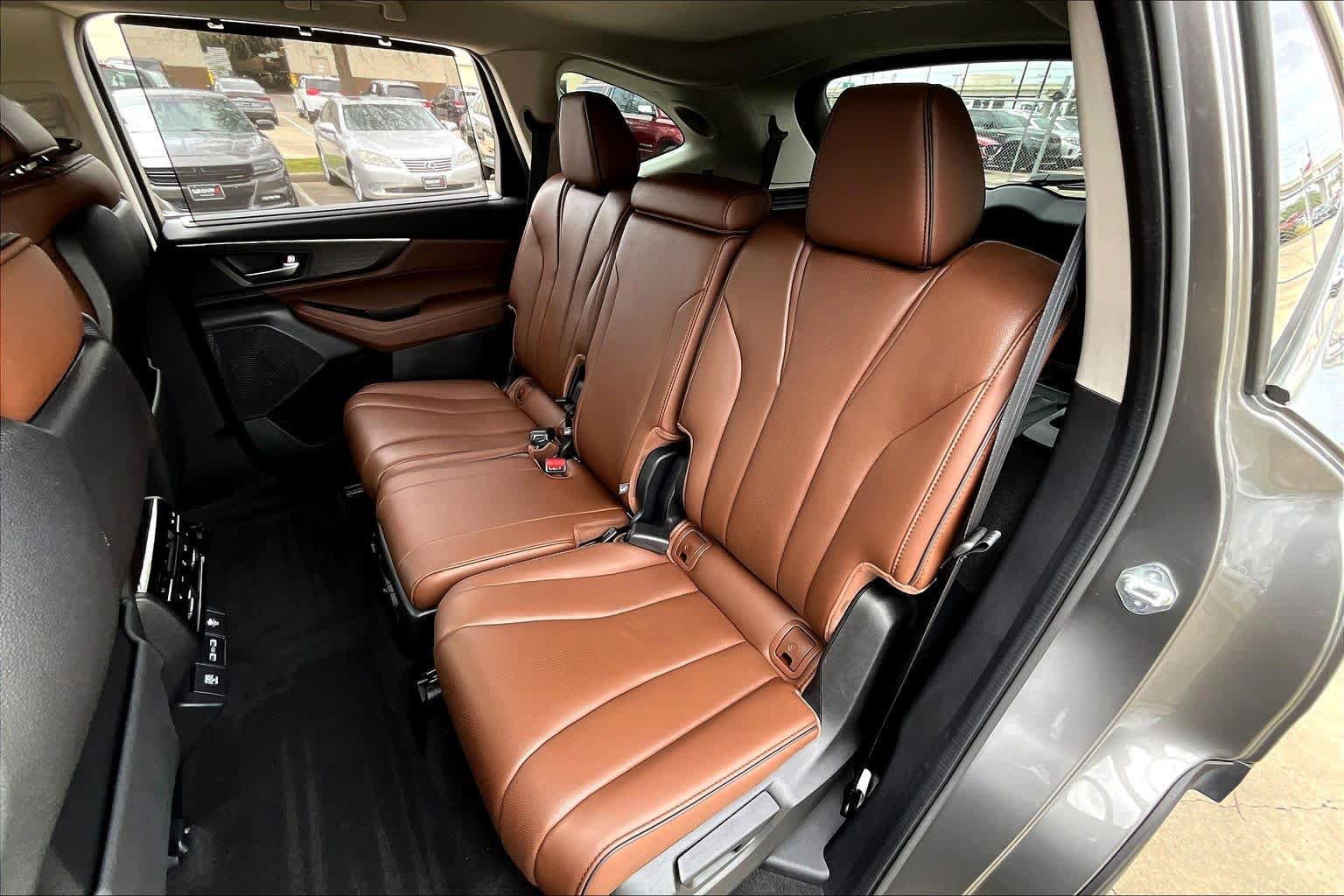 Used 2023 Acura MDX SH-AWD w/ Advance Package image 32